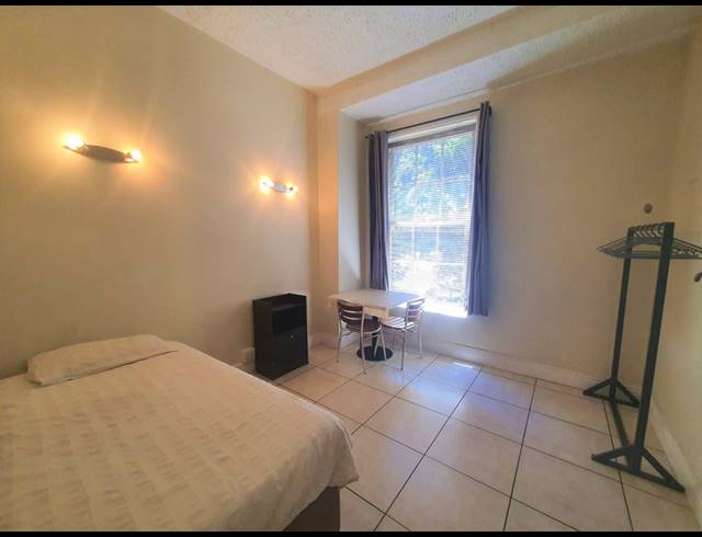 1 BEDROOM ROOM RENTED IN CAPE TOWN CITY CENTRE